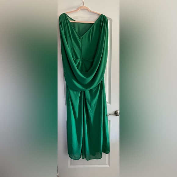 EUC Eshakti Capelet Sleeve Chiffon Maxi Dress in Emerald Green 💚 - Picture 2 of 5